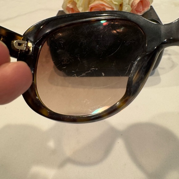 Authentic CHANEL sunglasses with case - Picture 10 of 13